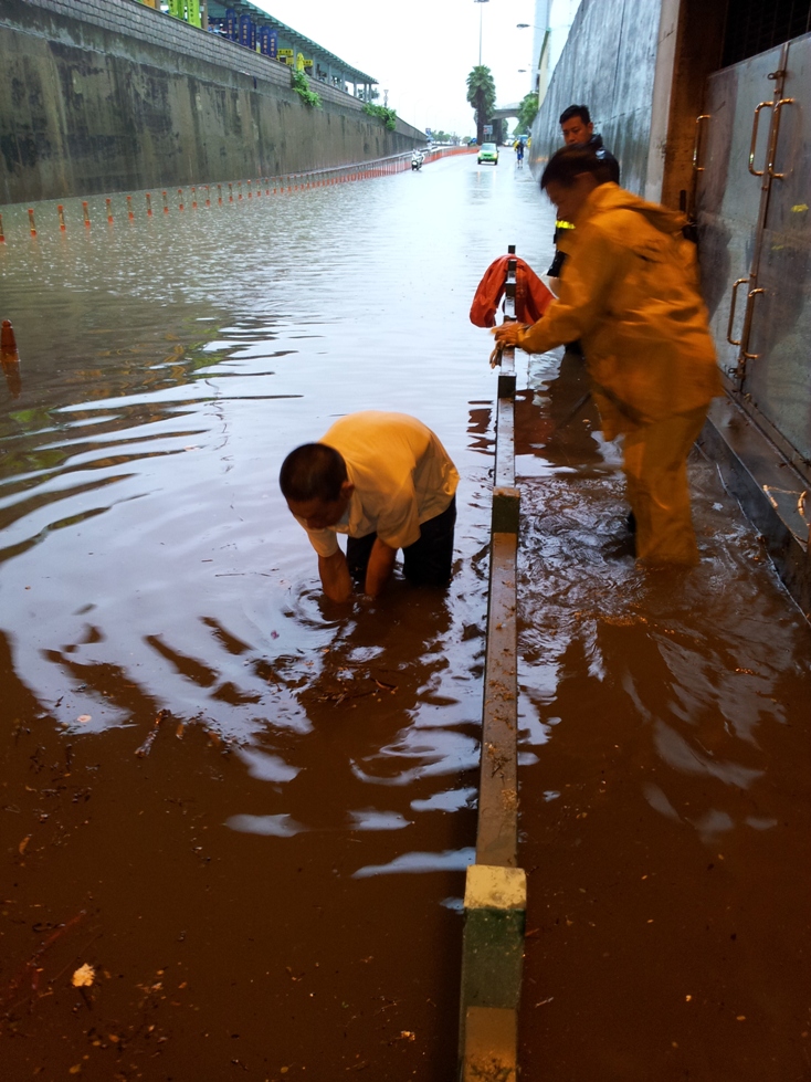 民署緊急應變小組跟進暴雨引發之水浸