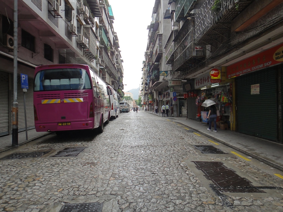 高園街旅遊巴泊車位改作為旅遊巴上落客區
