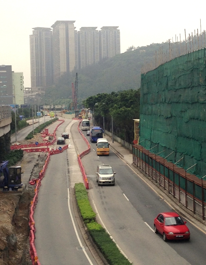 偉龍馬路今日起收窄部份行車線