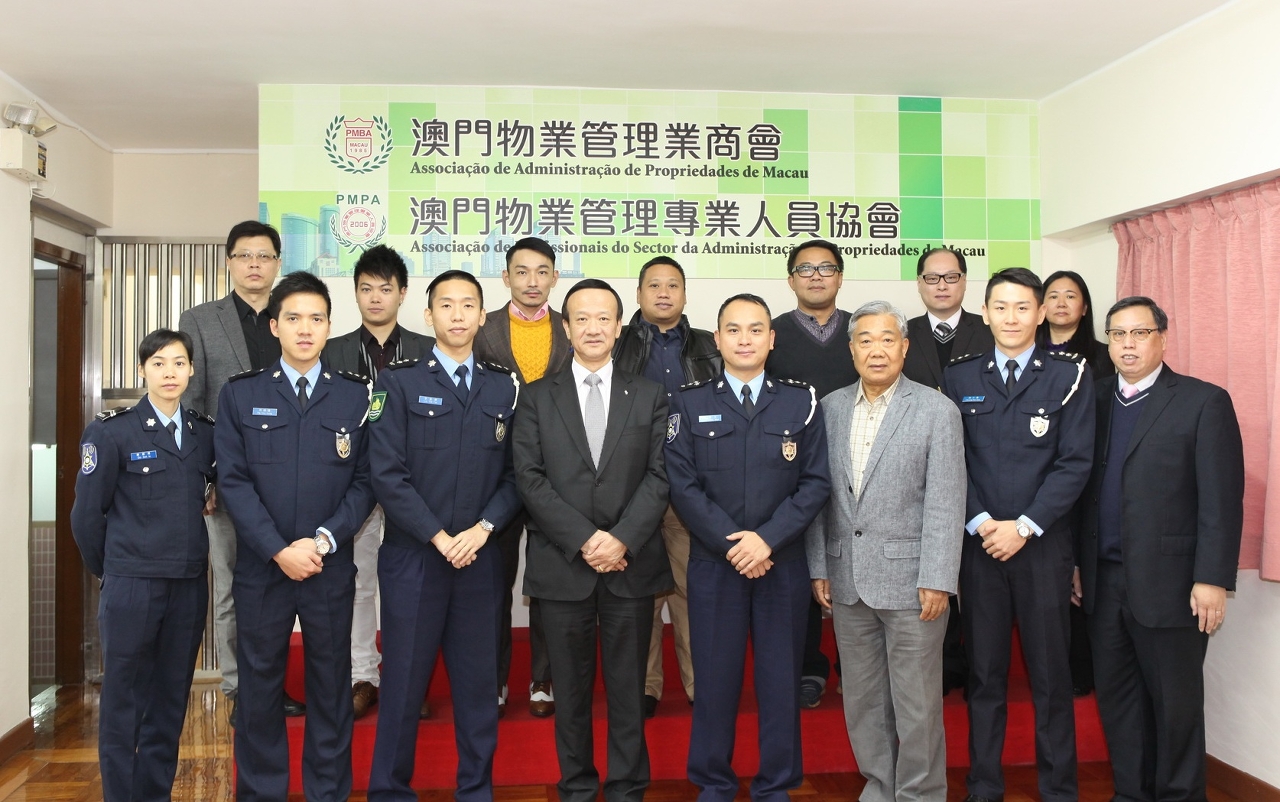 治安警與物管會進行社區警務會面