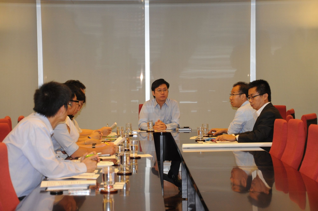 特區政府相關部門與中國石化代表開會，商討加快處理膠粒方案。