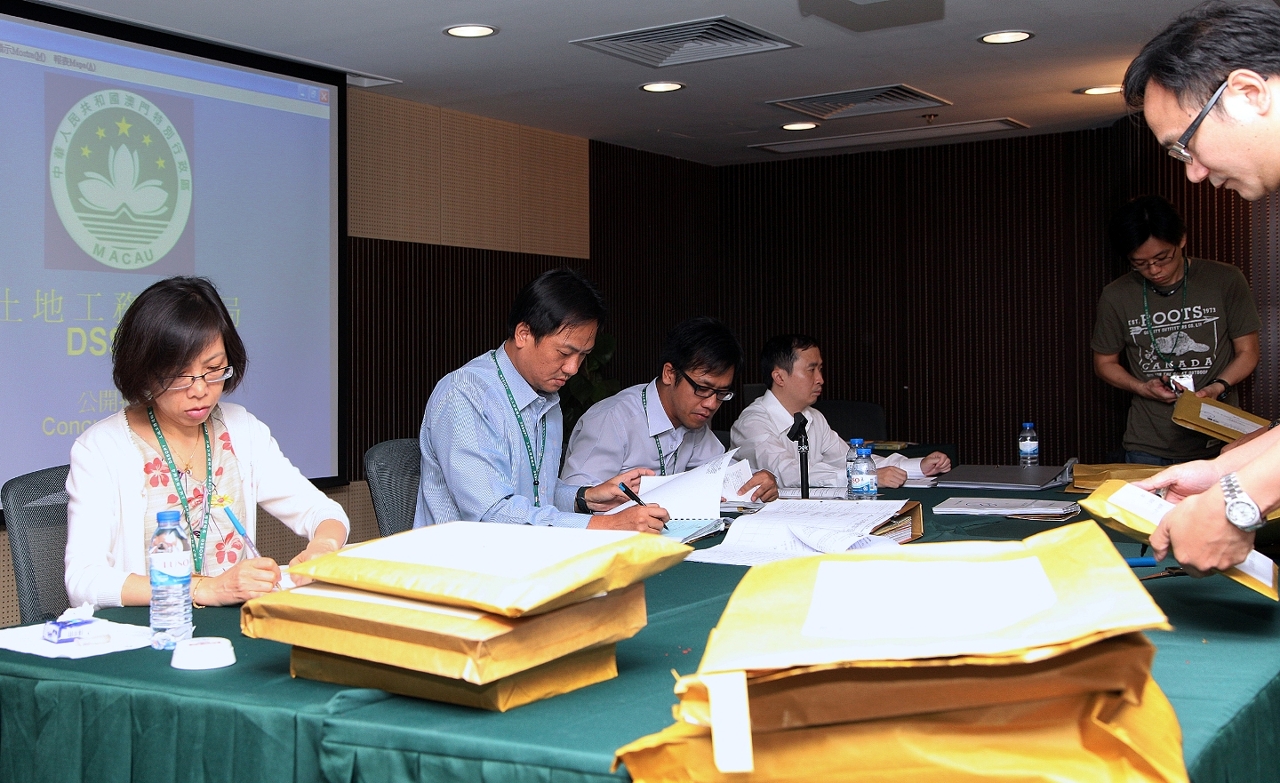 山邊街美化及新口岸和松山行人通道計劃”第二區開標，共收到七份標書。