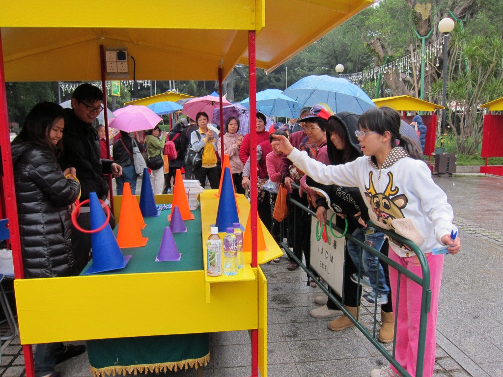 市民冒雨參加認識再生水活動