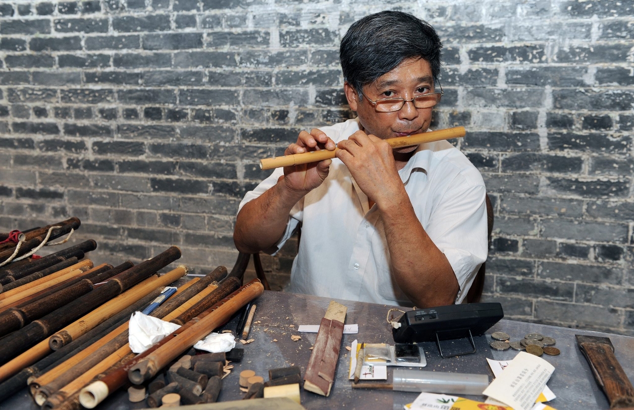 本月盧家大屋推出玉屏簫笛以及楓香印染工藝展演，展現貴州豐富的少數民族風情