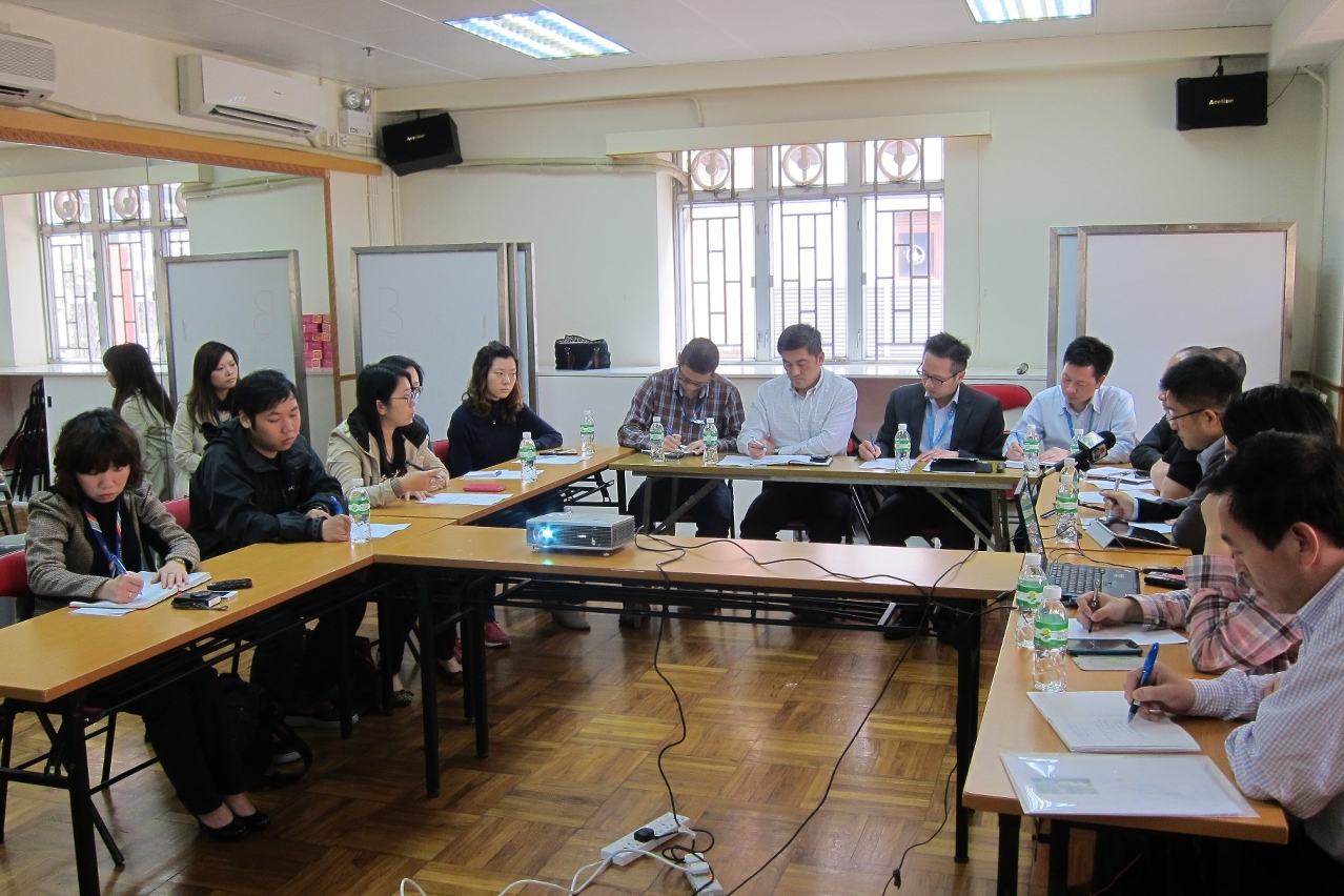 政府代表聽取氹仔地區代表意見