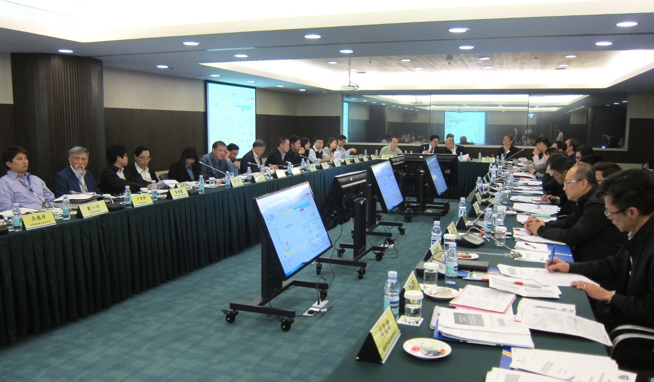 運建辦向交通諮詢委員會介紹運動場道臨時措施