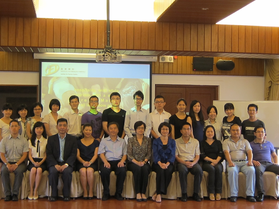 江門學習團與旅遊學院副院長及課程導師等合照