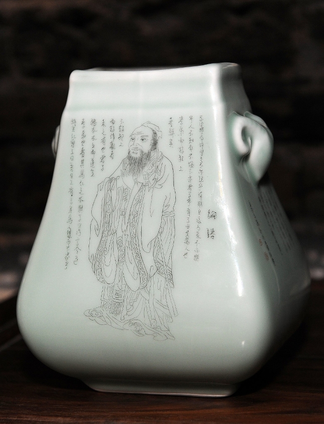 瓷瓶雕刻作品