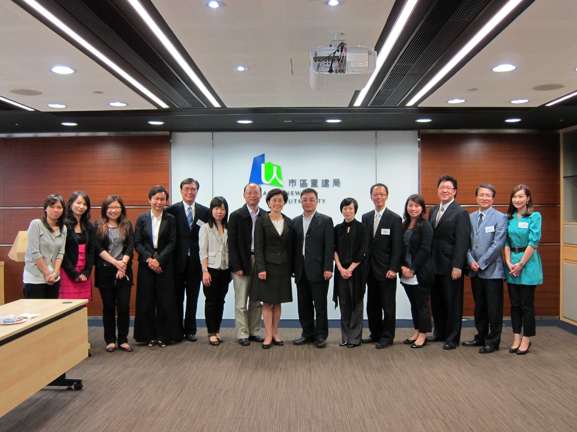 舊區重整諮詢委員會跨部門工作小組成員與香港巿建局代表合照
