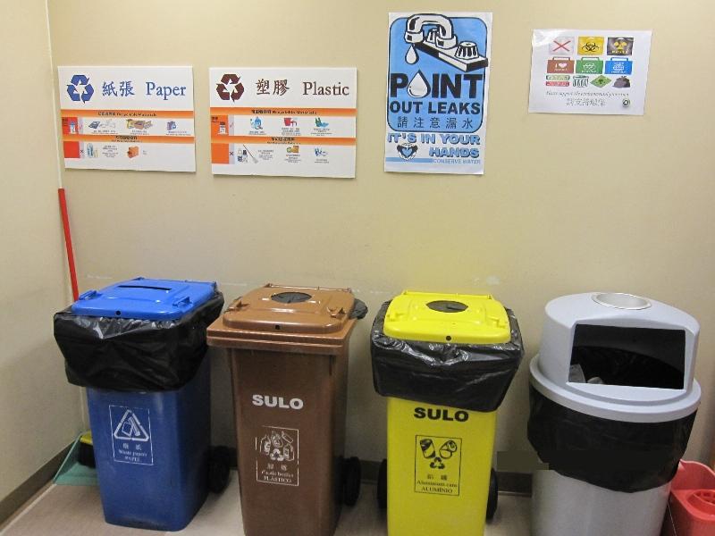 2011“澳門環保酒店獎”參與酒店實行垃圾分類回收的工作