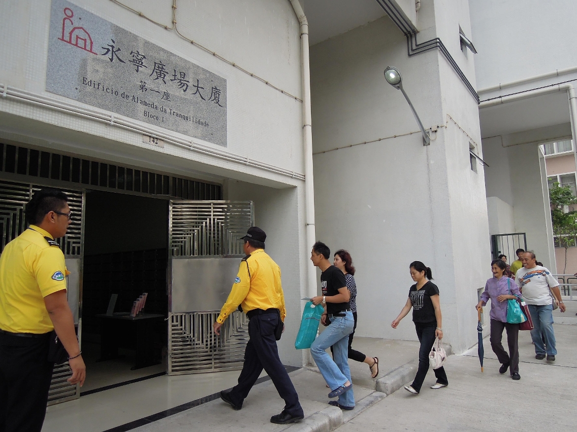永寧廣場大廈示範單位首日開放，整體秩序良好
