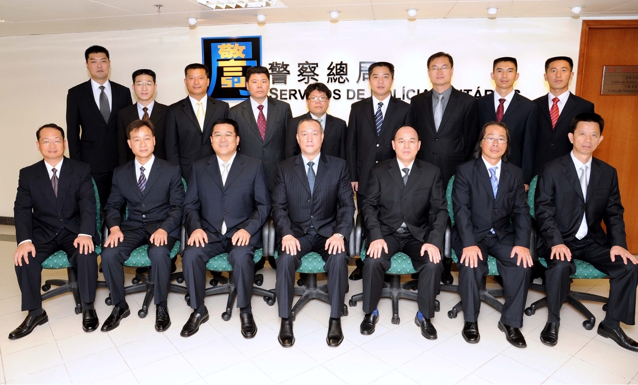 警察總局領導與駐澳部隊代表團合照留念