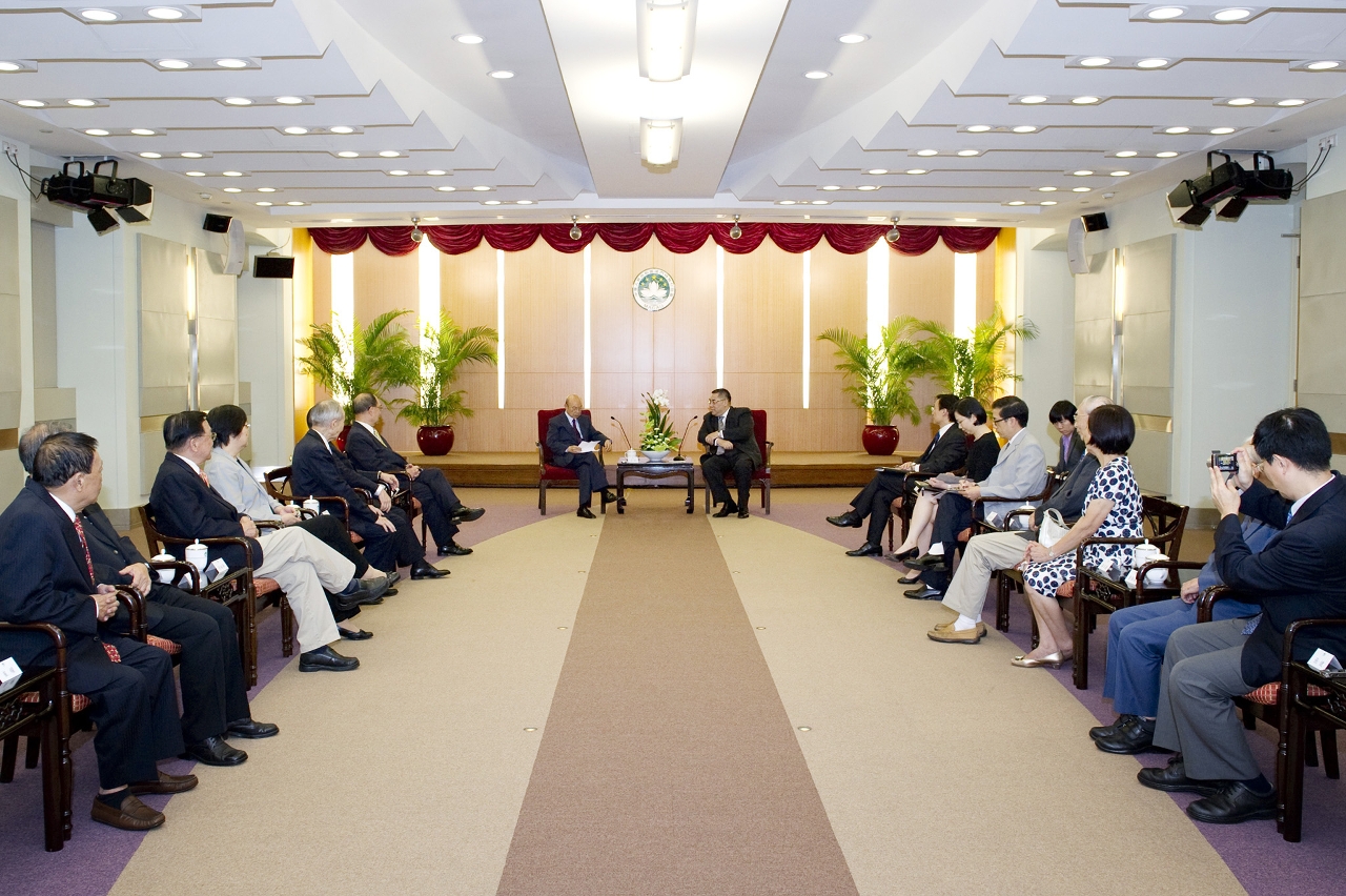 行政長官與澳門仁協之友聯誼會新一屆理監事成員會面