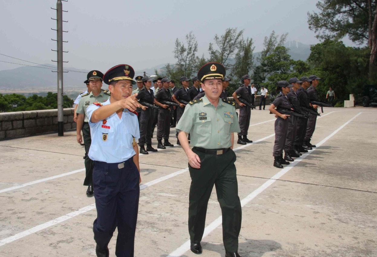 駐澳部隊人員參觀保安部隊高等學校步操訓練場地