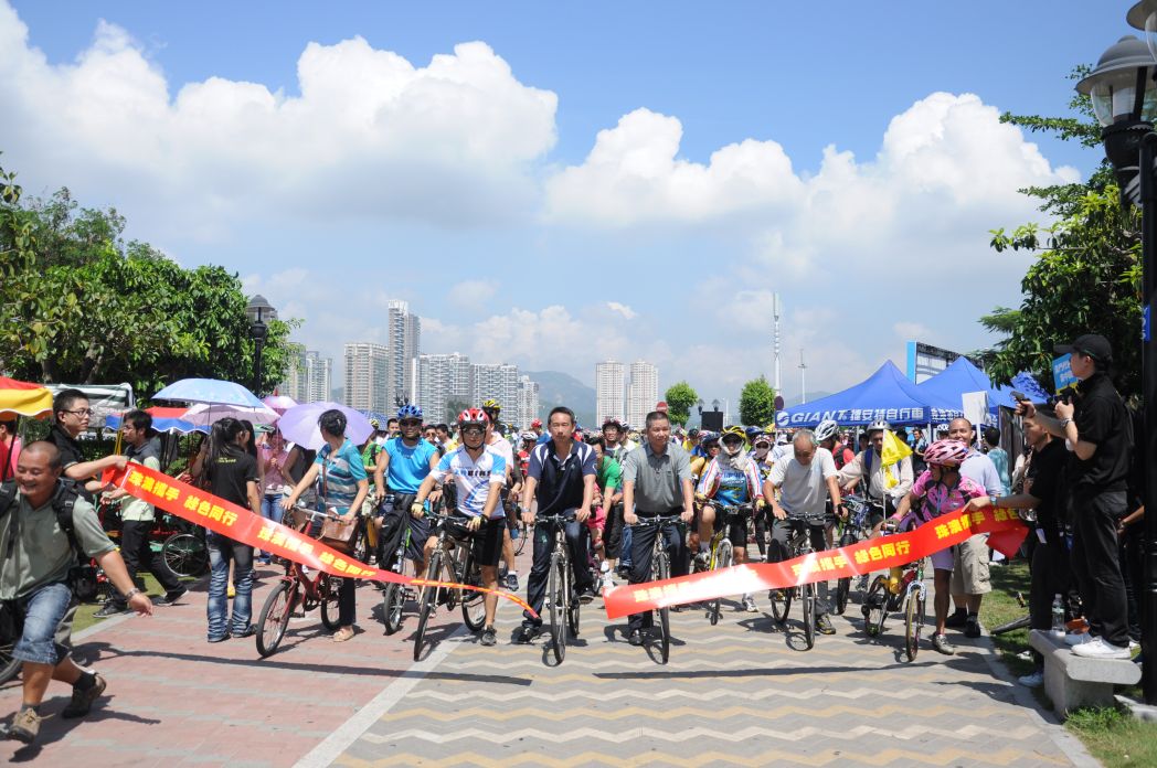澳門環境保護局聯同珠海市環境保護局首次合辦“2011世界無車日之澳珠單車綠道遊”活動