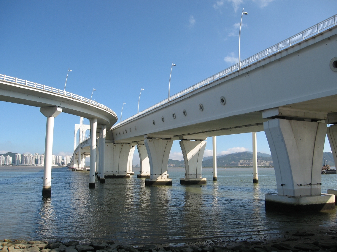 西灣大橋下層車通周日試用