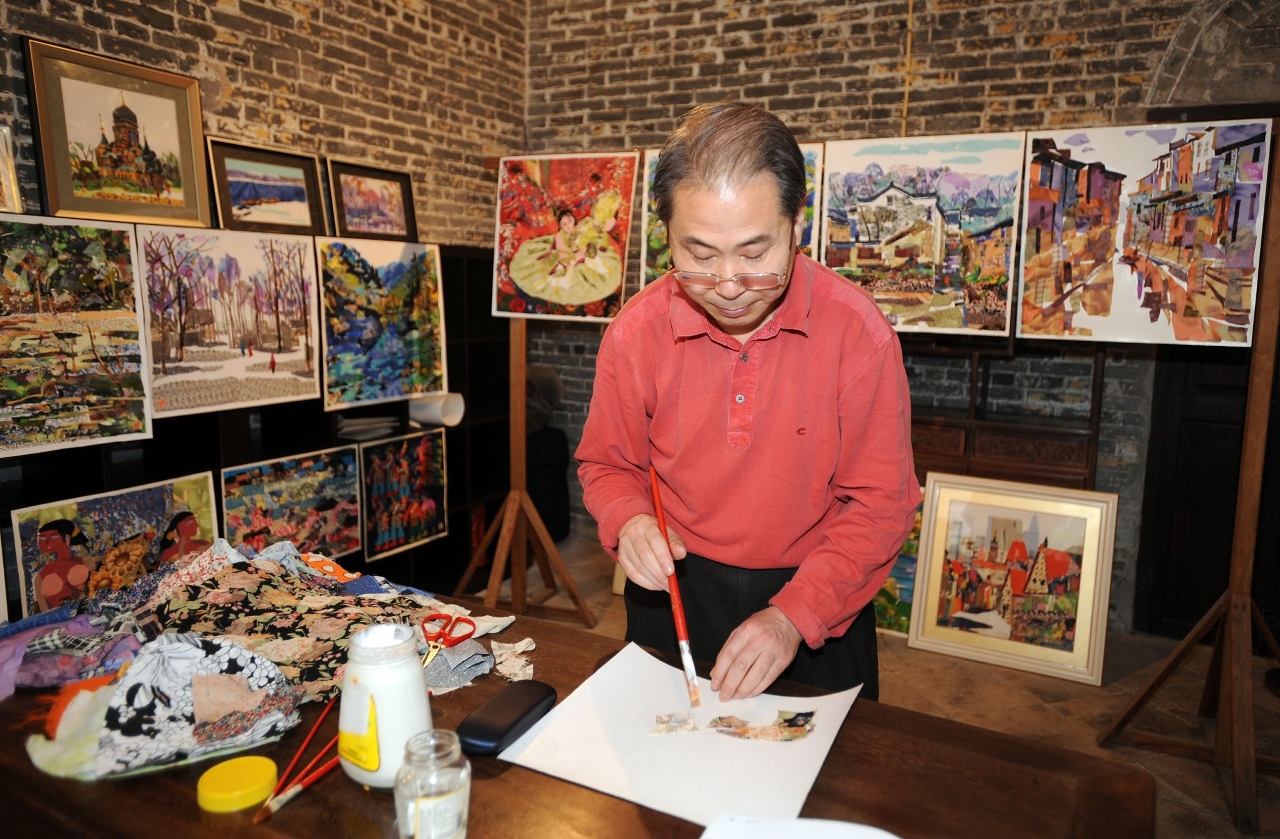 工藝家陳民現場展範布貼畫