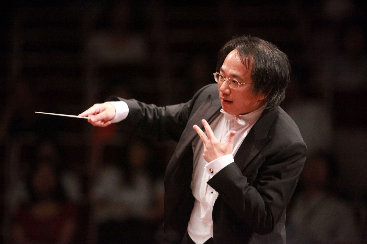 Lü Shao-chia, vencedor de três concursos internacionais de direcção de orquestra
