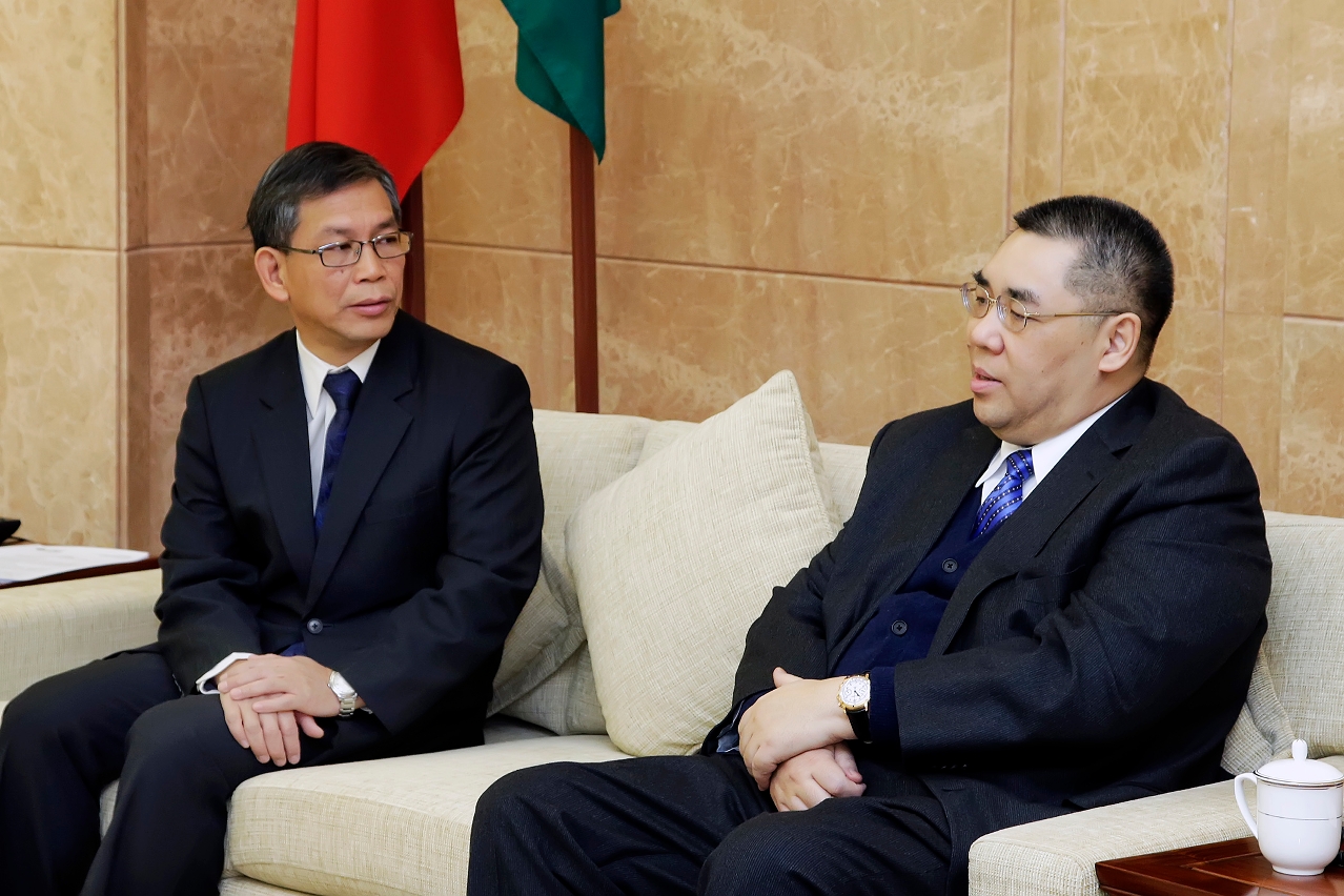 Chefe do Executivo recebe secretário-geral da Cáritas de Macau