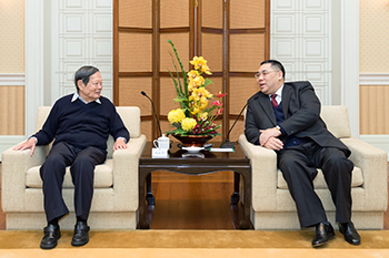 Chefe do Executivo, Chui Sai On, tem encontro com o Prémio Nobel da Física, professor Chen Ning Yang