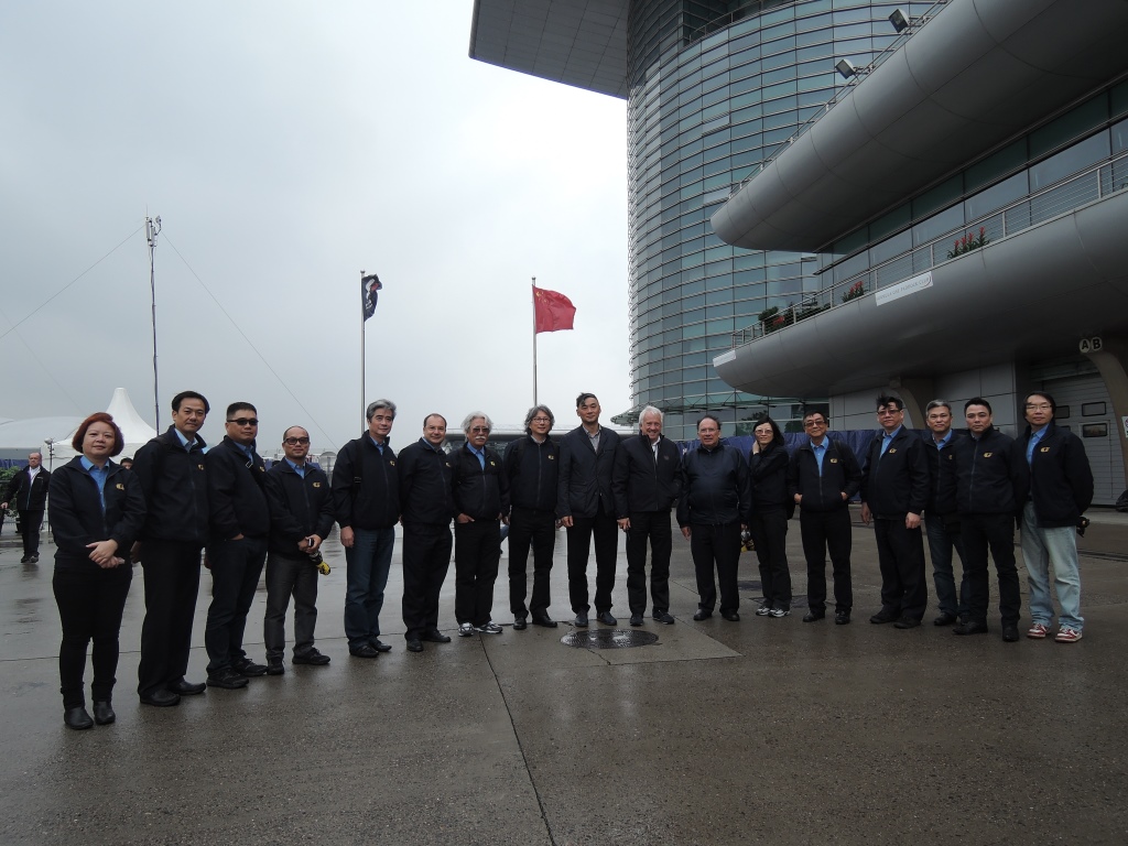 Director de Corrida do Campeonato de Mundo de Fórmula 1 da FIA, Charles Whiting, com a delegação da Comissão do Grande Prémio de Macau