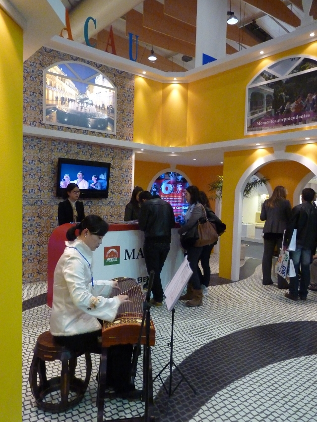 Música chinesa no stand da DST na BTL