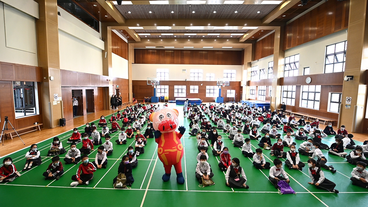 於鏡平小學推廣稅務