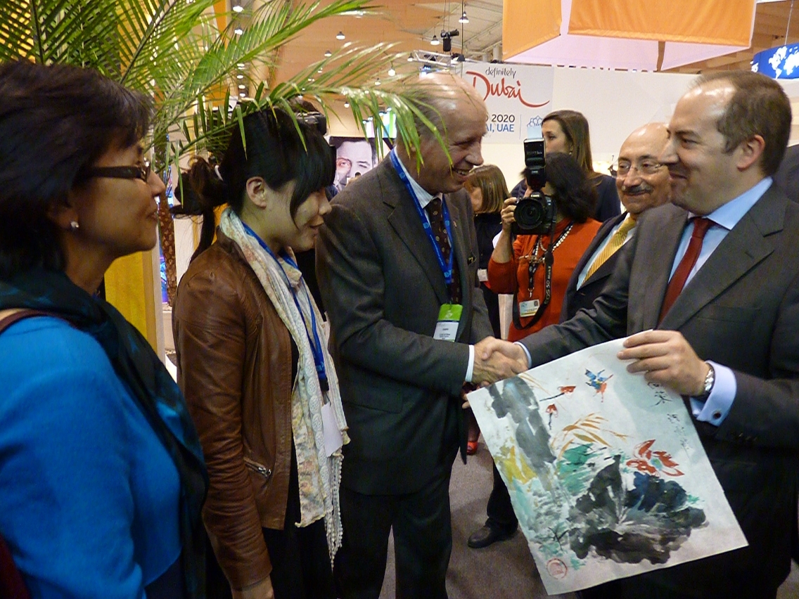 Portuguese ministry for Economy visits Macau booth