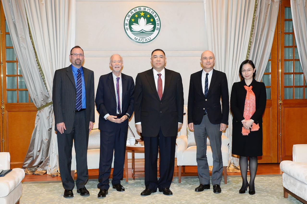 Chief Executive, Mr Chui Sai On, meets with the Rector of the United Nations University and the Under-Secretary-General of the United Nations, Dr David M. Malone, at the Government Headquarters