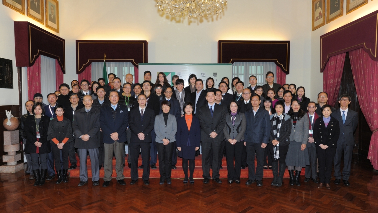 Secretary for Administration and Justice, Ms Chan Hoi Fan, poses for a group photo with officials of the Civic and Municipal Affairs Bureau.