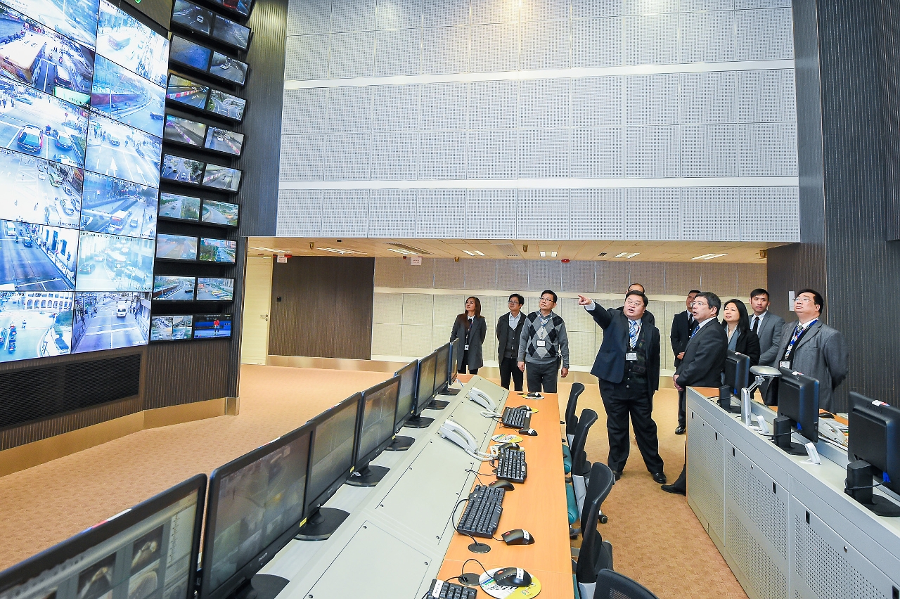 Secretary for Transport and Public Works, Mr Raimundo Rosario, inspects the traffic control and information centre.