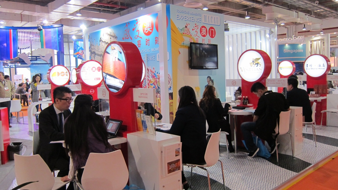Hosted buyers exchange ideas with Macau trade delegates