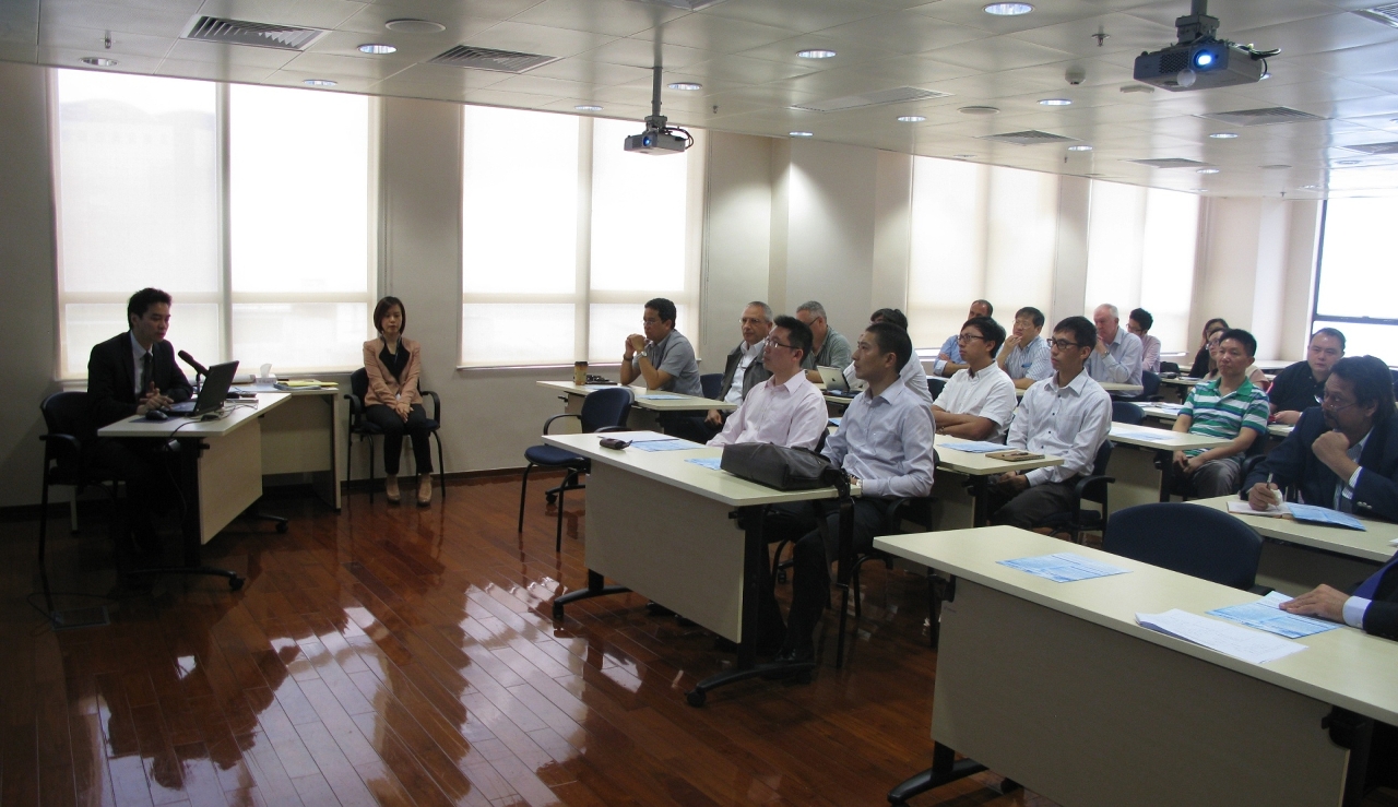 The Civil Aviation Authority of Macao SAR has been organizing a number of promotional sessions since March 2013 targeting at different category of personnel in the aviation industry, to explain the provisions of the Law No. 2/2013 - “Civil Aviation Accident and Incident Investigation and Aviation Safety Information Protection Law” and introduce the objective of and the mode of participation for “Macao Confidential Aviation Reporting System (MACCARES)”.