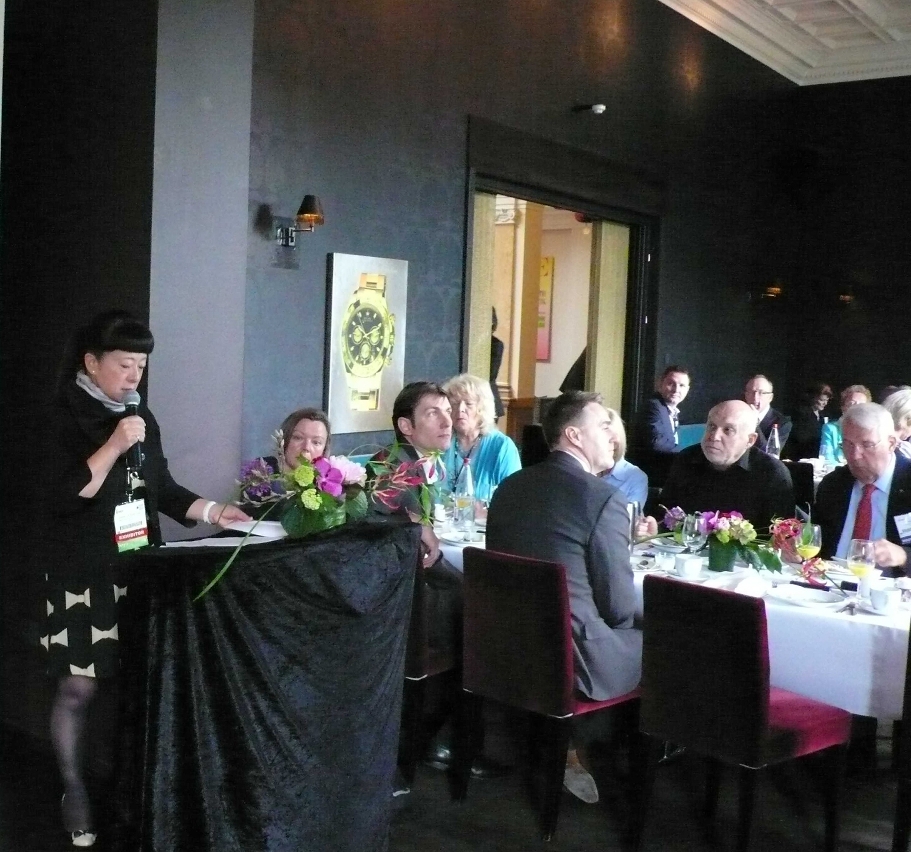 Mrs. Irene V. K. Lau, Executive Director of IPIM, speaking at the reception.