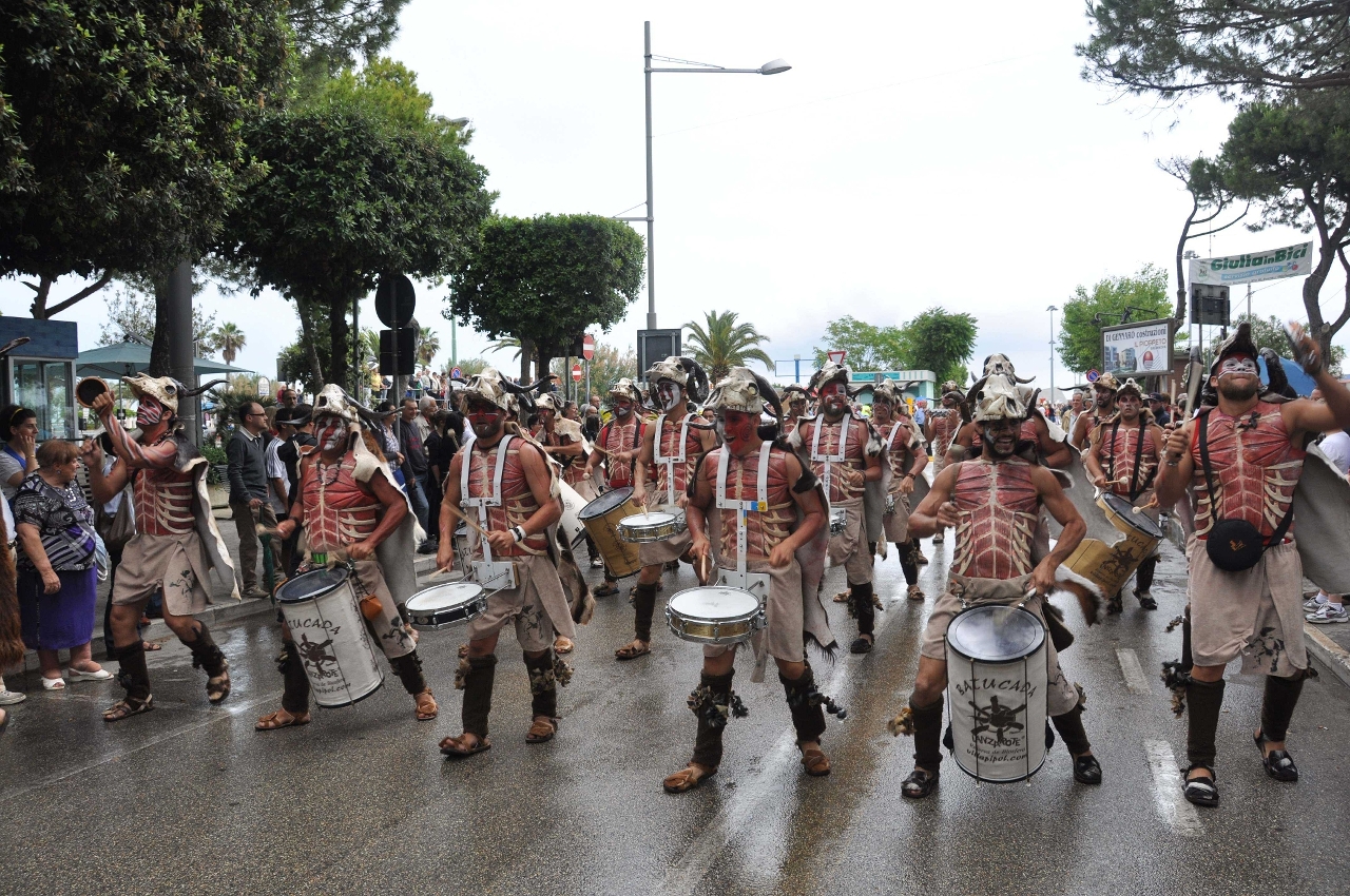 “Parade through Macao, Latin City” in commemoration of the 15th Anniversary of Macao’s Handover to China