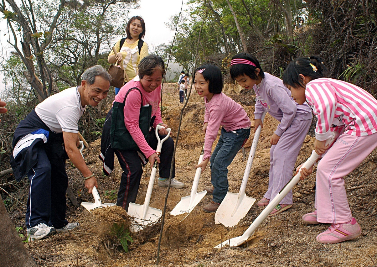 Student Category – First Prize Winner：Silvestre, Juvina Angelica : “Cultivation”