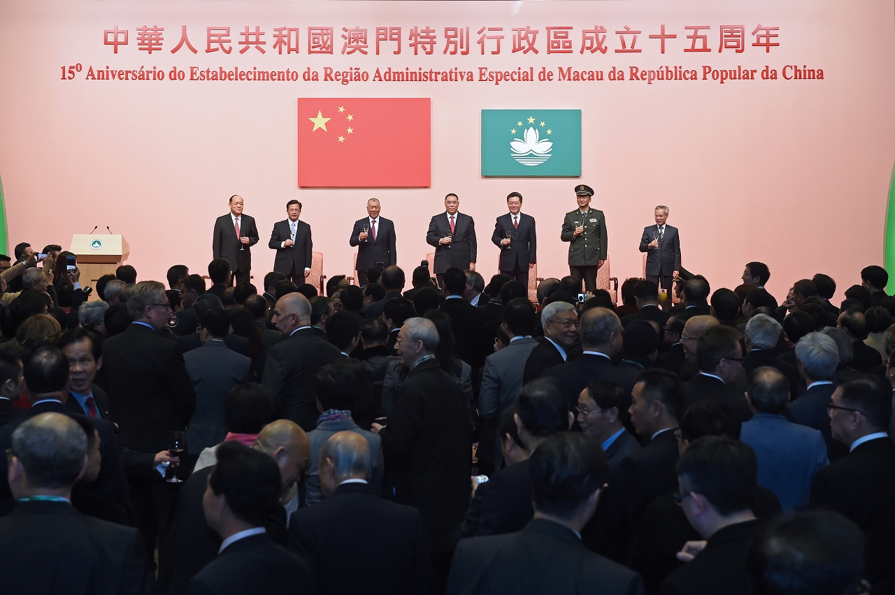 The Macao Special Administrative Government hosts a cocktail reception to mark the 15th anniversary of its return to the motherland.