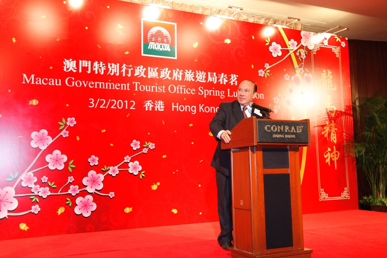Director Costa Antunes delivers a speech at the Luncheon