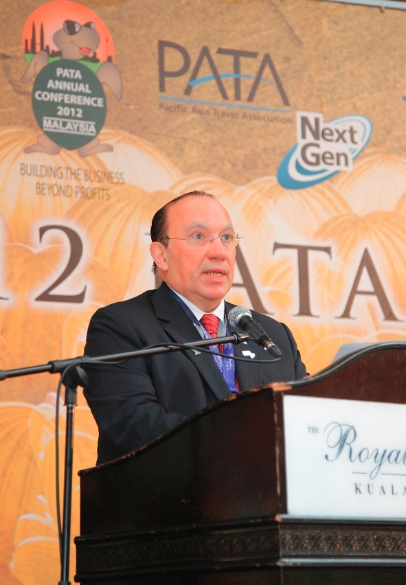 Antunes speaks at the PATA Annual Conference