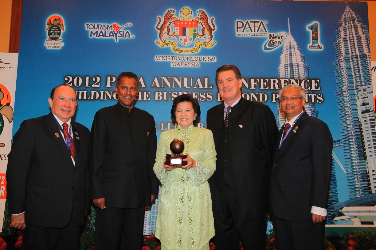 MGTO Director, Minister of Tourism, Malaysia, Dato’ Sri Dr. Ng Yen Yen and leaders of PATA at the opening ceremony