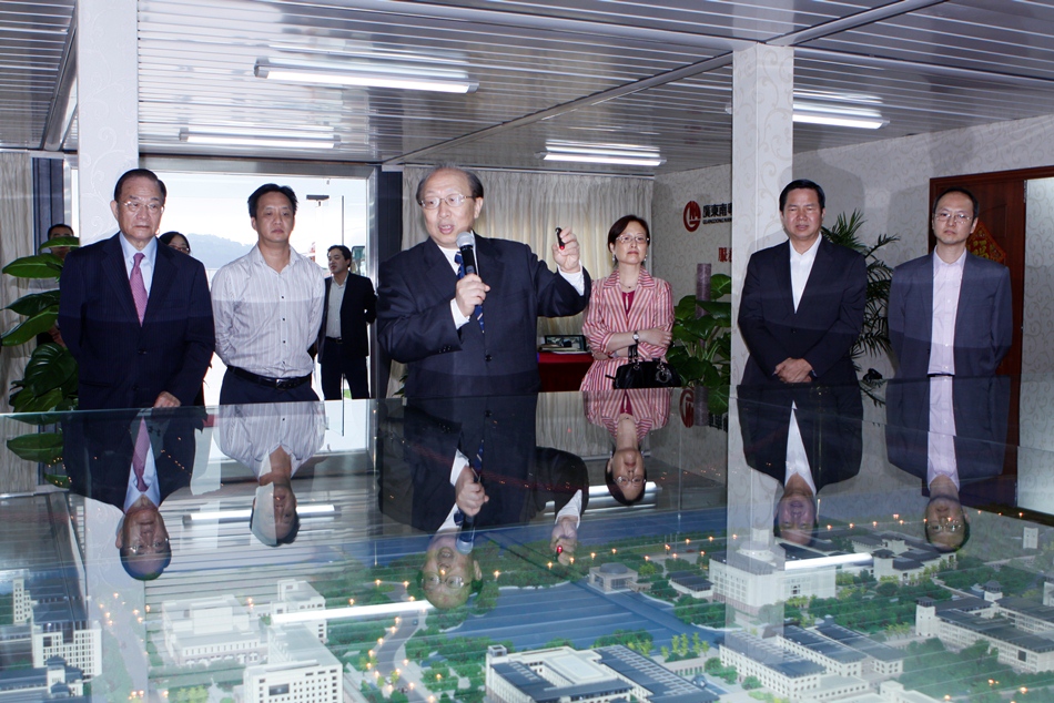 Wei Zhao explains new campus planning concepts