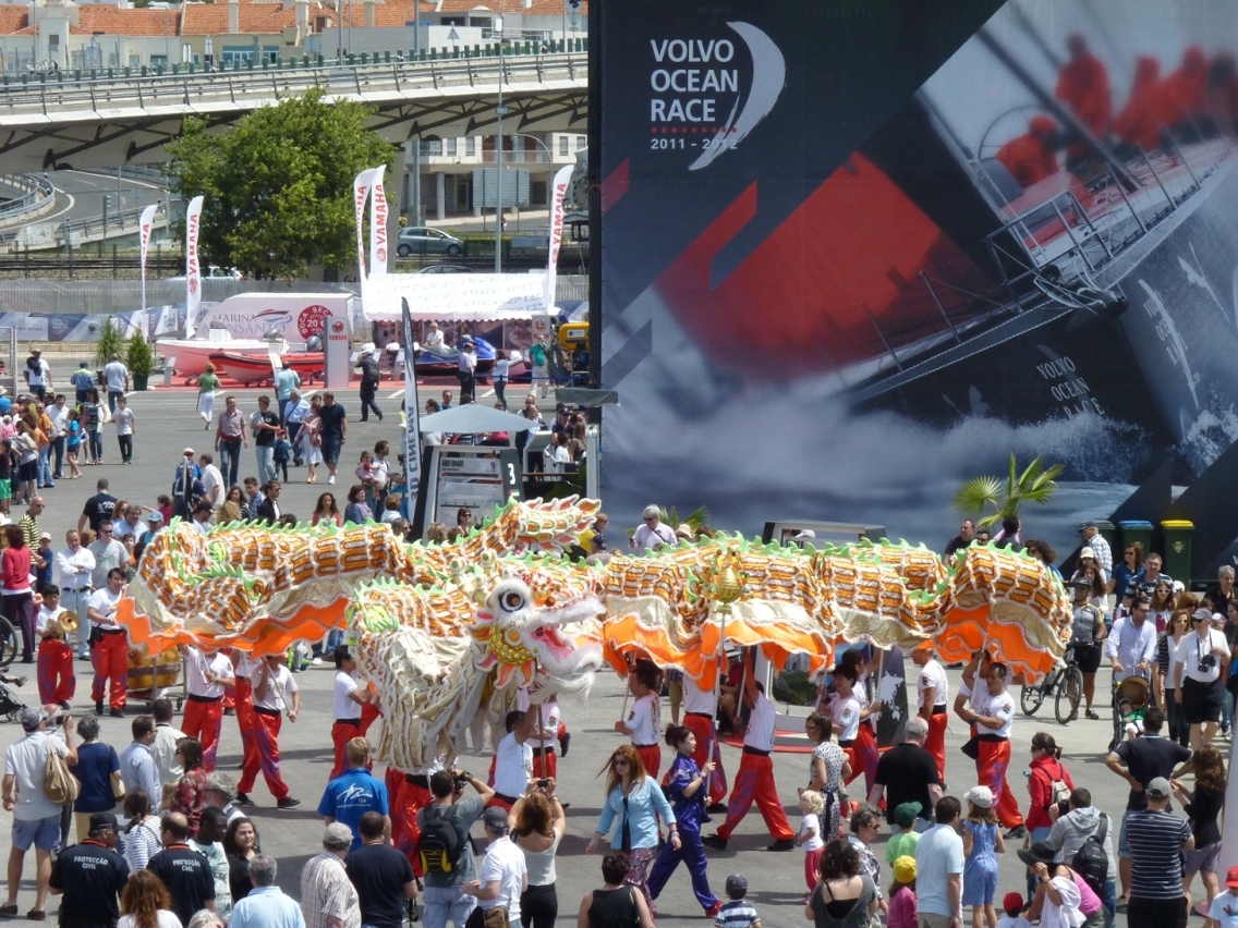Dragon dance group showcases Macau culture in Portugal