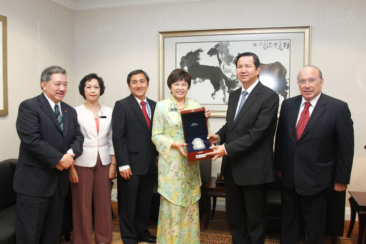 Cheong U pays a courtesy visit to Y.B. Dato’ Sri Dr Ng Yen Yen