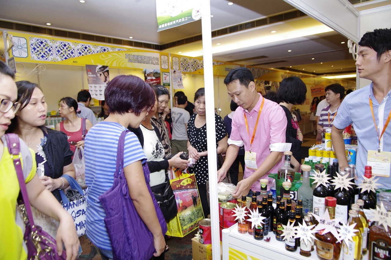 Both Guangdong and Macao exhibitors report vigorous sales