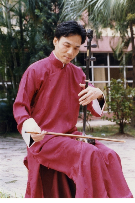 高胡獨奏余其偉