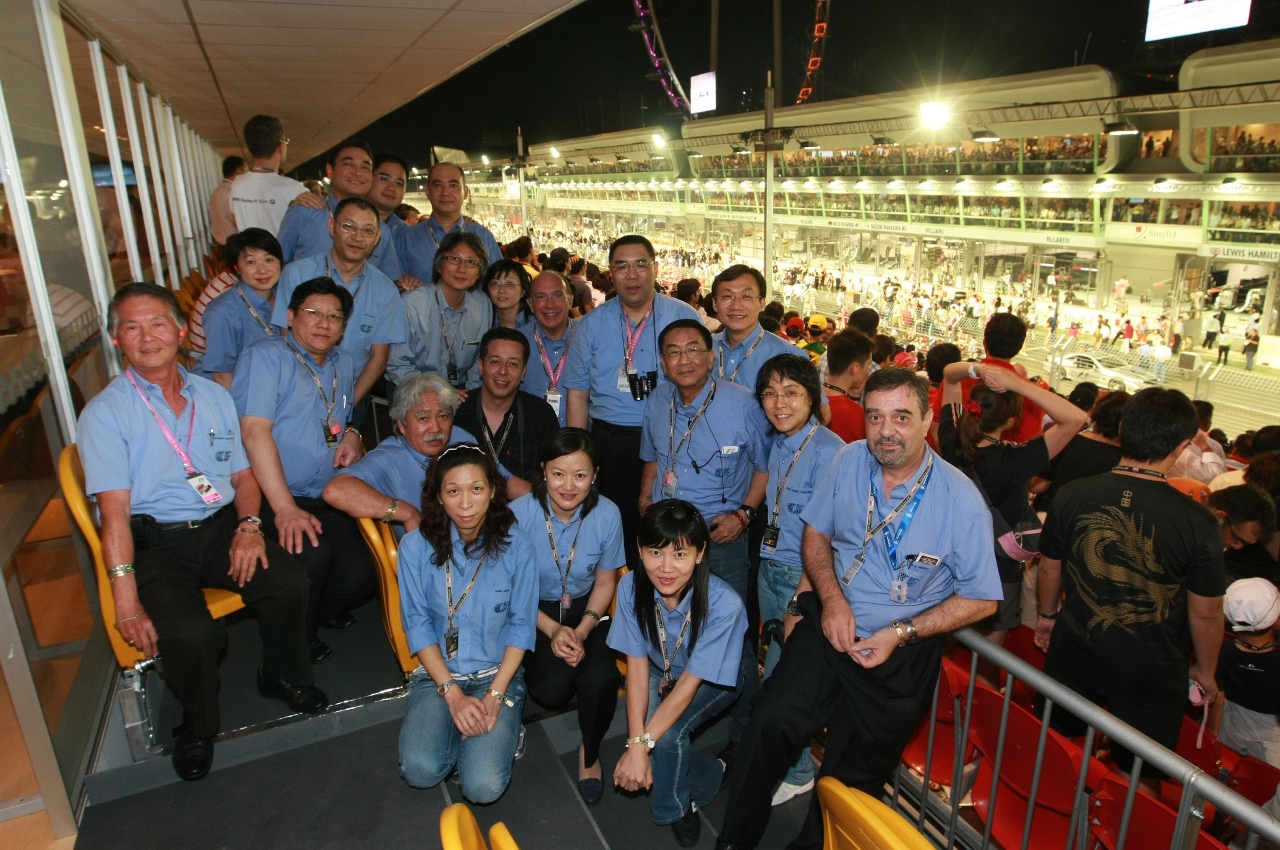 崔世安司長與大賽車委員會成員在新加坡考察F1賽事