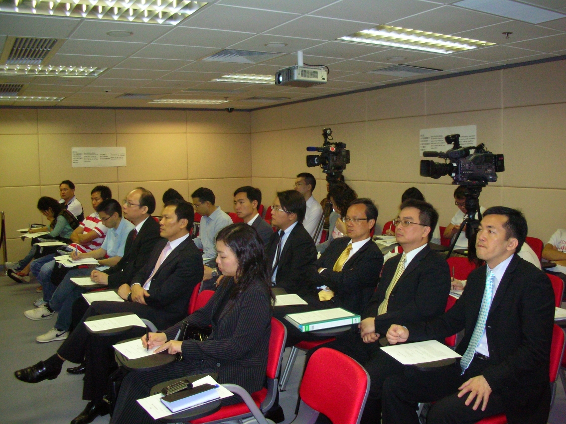 運輸工務司司長辦公室主任黃振東等旁聽香港城市規劃委員會會議