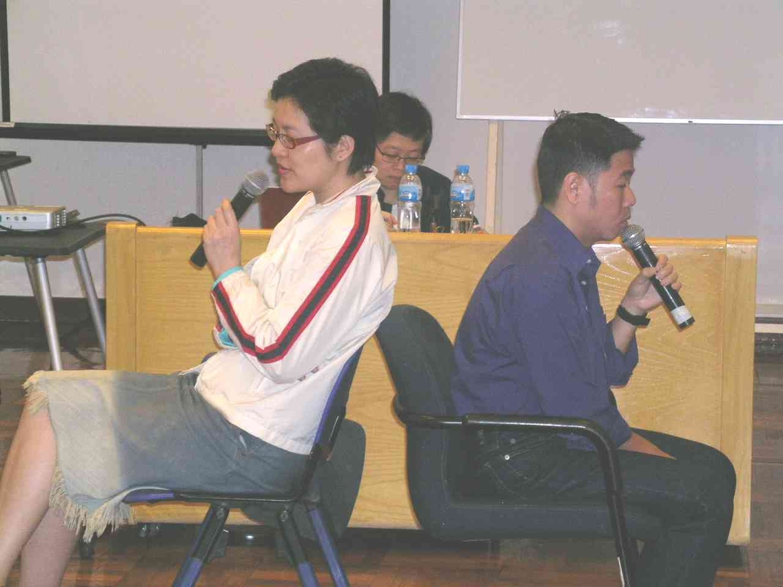 導師與學員進行角色扮演教授愛滋病的諮詢技巧一