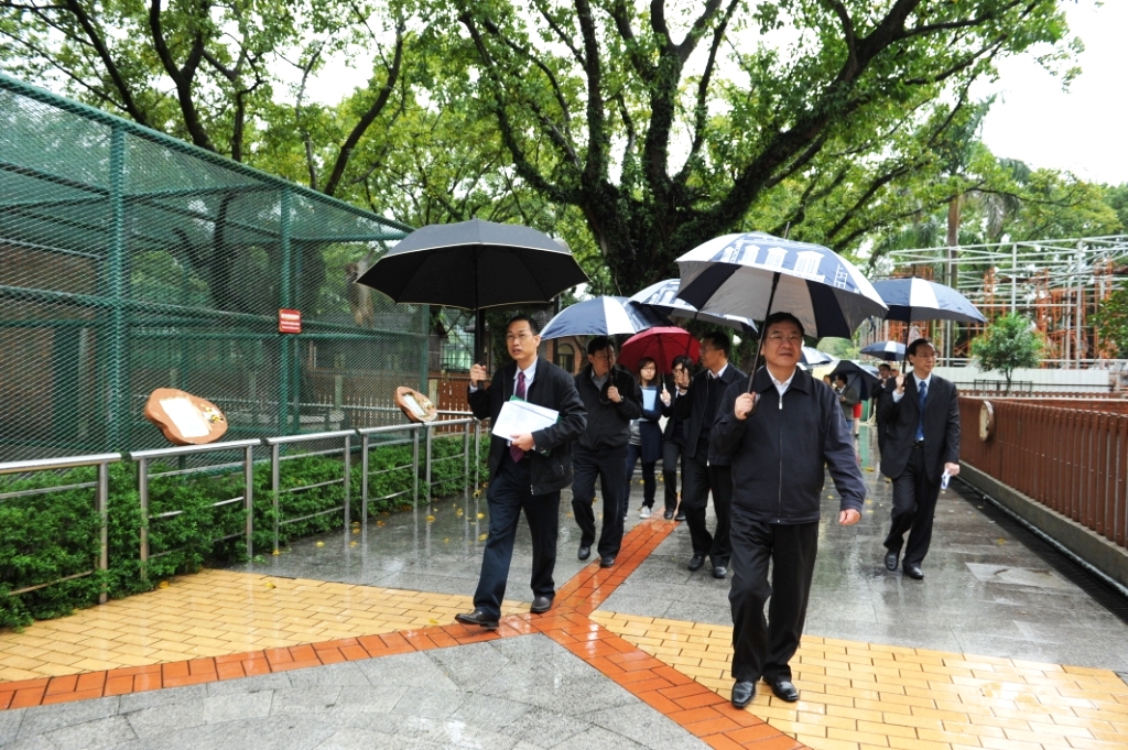 Pessoal do IACM com a Delegação de especialistas do interior da China durante a visita ao Parque de Seac Pai Van
