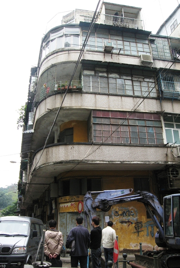 Instalação de instrumento de medição para a realização periódica das respectivas medições.